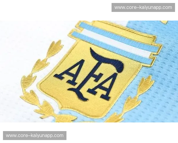 当红龙遇上潘帕斯雄鹰：一场横跨时空的终极足球幻梦